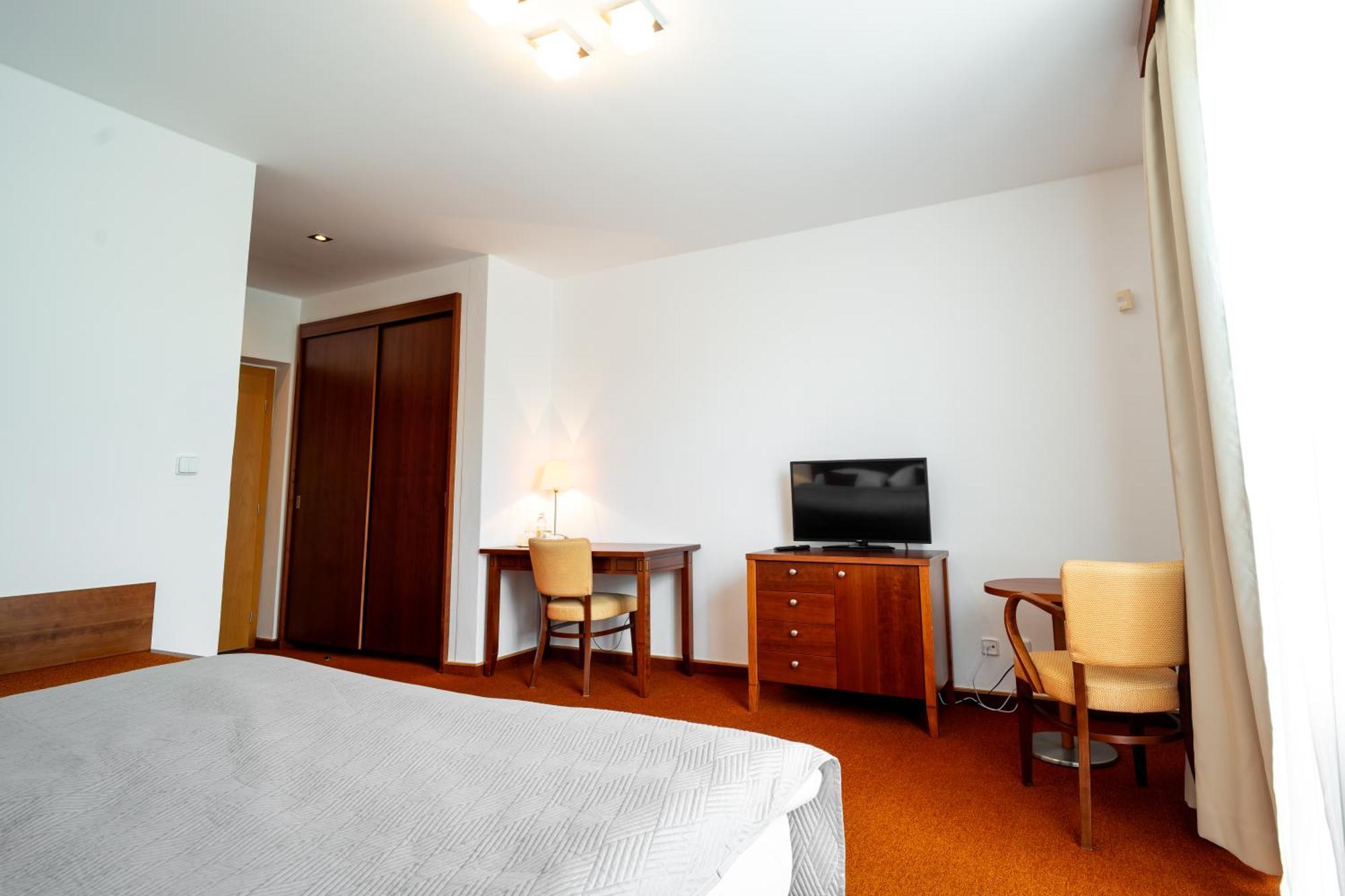 Golf Hotel Austerlitz Exterior foto