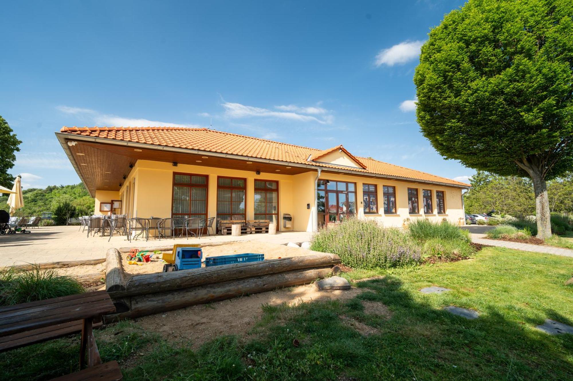 Golf Hotel Austerlitz Exterior foto