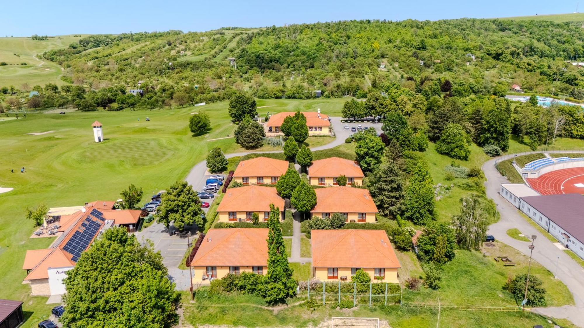 Golf Hotel Austerlitz Exterior foto